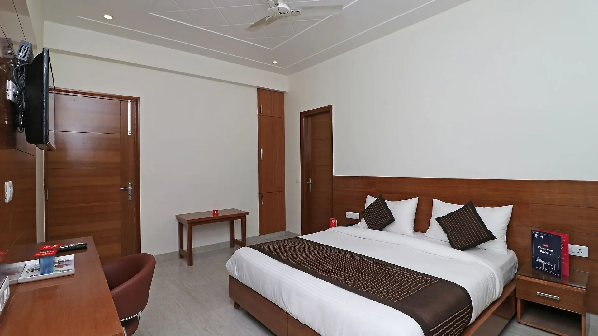 **  Oyo 10200 Hotel The Aroma Residency 구르가온 인도