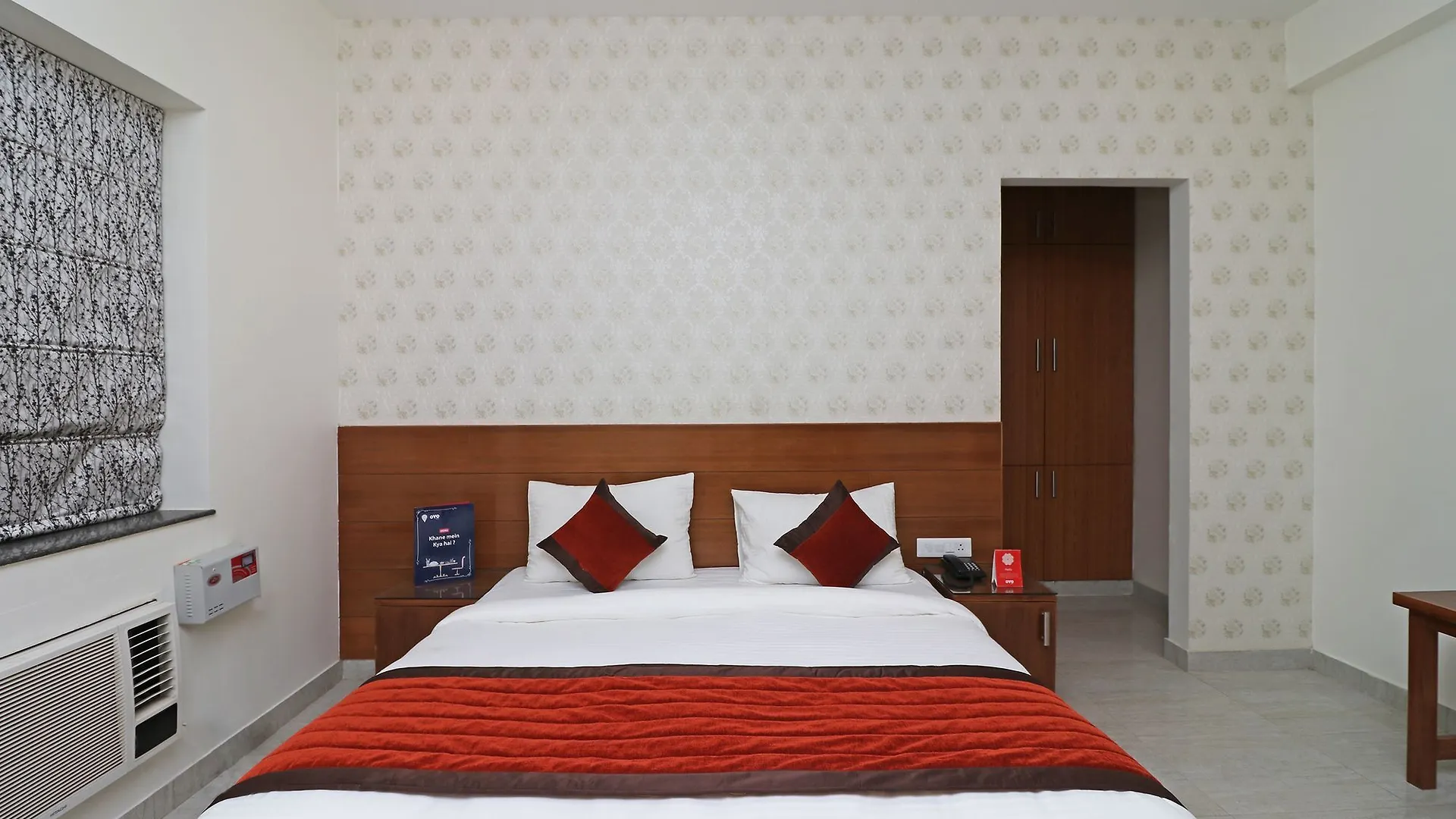 Oyo 10200 Hotel The Aroma Residency 구르가온